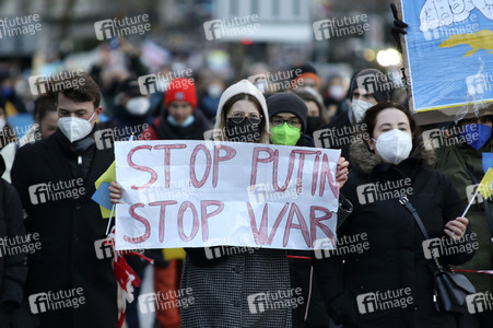 Demonstration gegen den Krieg in der Ukraine in Hamburg