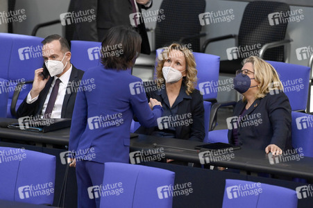 Sondersitzung des Deutschen Bundestages in Berlin