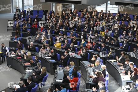 Sondersitzung des Deutschen Bundestages in Berlin