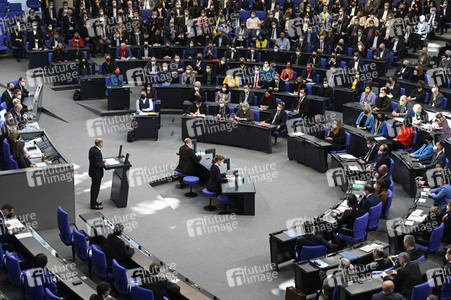 Sondersitzung des Deutschen Bundestages in Berlin