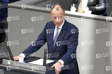 Sondersitzung des Deutschen Bundestages in Berlin