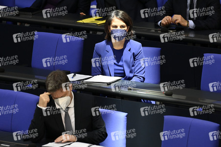 Sondersitzung des Deutschen Bundestages in Berlin