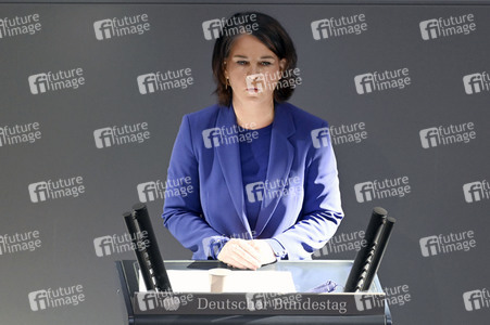 Sondersitzung des Deutschen Bundestages in Berlin