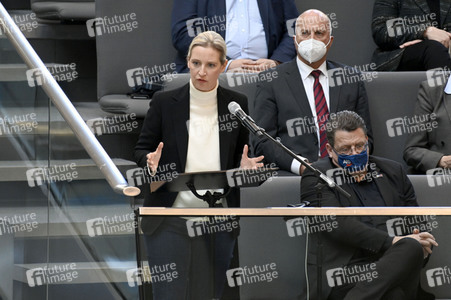 Sondersitzung des Deutschen Bundestages in Berlin