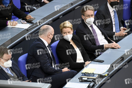 Sondersitzung des Deutschen Bundestages in Berlin