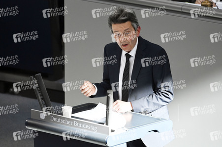 Sondersitzung des Deutschen Bundestages in Berlin