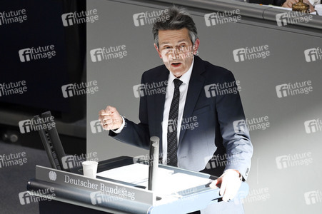 Sondersitzung des Deutschen Bundestages in Berlin