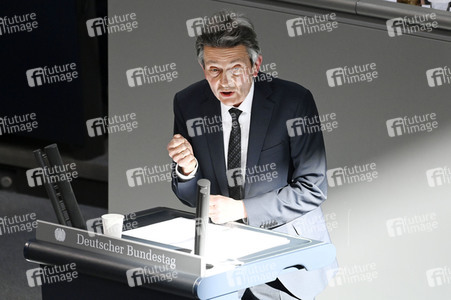 Sondersitzung des Deutschen Bundestages in Berlin