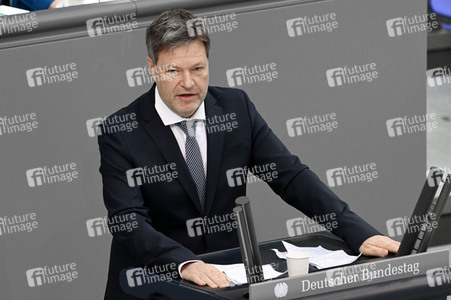 Sondersitzung des Deutschen Bundestages in Berlin