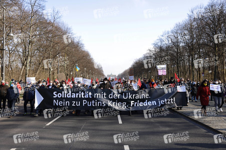 Großdemonstration gegen den Krieg in der Ukraine in Berlin