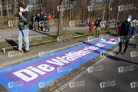 Großdemonstration gegen den Krieg in der Ukraine in Berlin