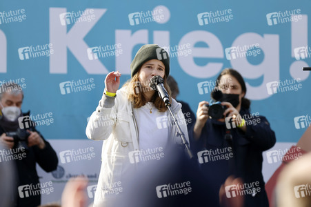 Großdemonstration gegen den Krieg in der Ukraine in Berlin
