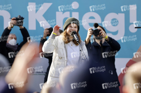 Großdemonstration gegen den Krieg in der Ukraine in Berlin