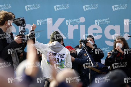 Großdemonstration gegen den Krieg in der Ukraine in Berlin