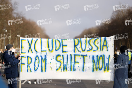 Großdemonstration gegen den Krieg in der Ukraine in Berlin