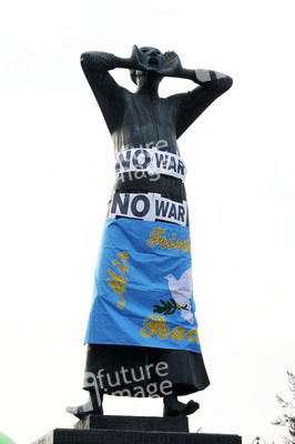 Großdemonstration gegen den Krieg in der Ukraine in Berlin