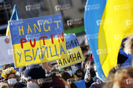Demonstration gegen den Krieg in der Ukraine in Köln