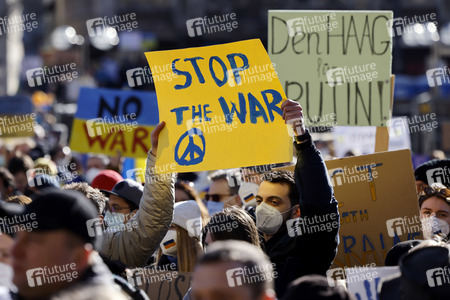 Demonstration gegen den Krieg in der Ukraine in Köln
