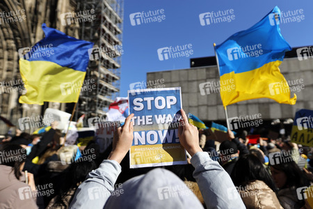 Demonstration gegen den Krieg in der Ukraine in Köln
