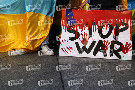 Demonstration gegen den Krieg in der Ukraine in Köln