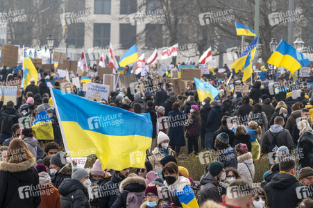 Großdemonstration gegen den Krieg in der Ukraine in Berlin