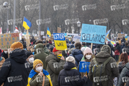 Großdemonstration gegen den Krieg in der Ukraine in Berlin