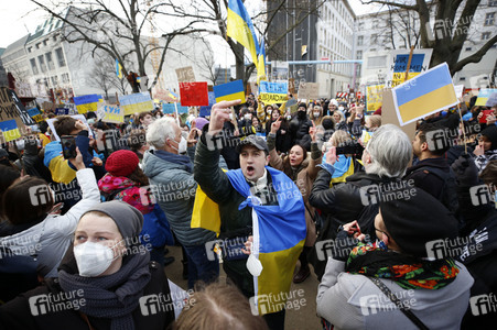 Großdemonstration gegen den Krieg in der Ukraine in Berlin