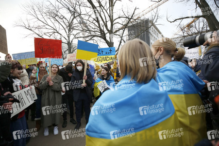 Großdemonstration gegen den Krieg in der Ukraine in Berlin