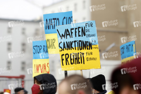 Großdemonstration gegen den Krieg in der Ukraine in Berlin
