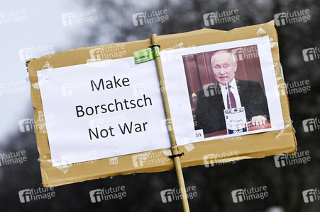 Großdemonstration gegen den Krieg in der Ukraine in Berlin