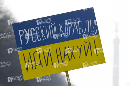 Großdemonstration gegen den Krieg in der Ukraine in Berlin
