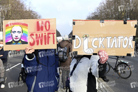 Großdemonstration gegen den Krieg in der Ukraine in Berlin