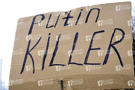 Großdemonstration gegen den Krieg in der Ukraine in Berlin