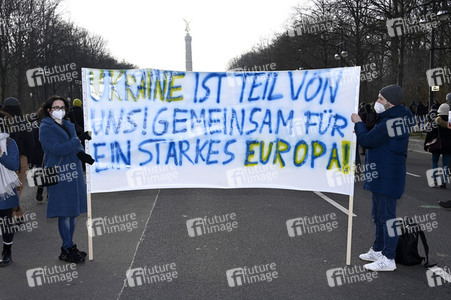 Großdemonstration gegen den Krieg in der Ukraine in Berlin