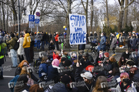 Großdemonstration gegen den Krieg in der Ukraine in Berlin