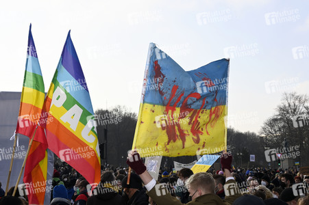 Großdemonstration gegen den Krieg in der Ukraine in Berlin