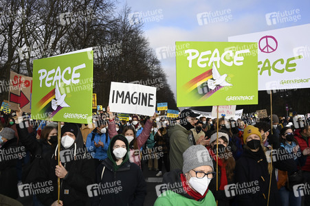 Großdemonstration gegen den Krieg in der Ukraine in Berlin