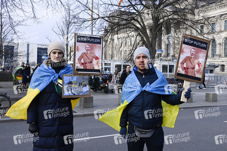 Großdemonstration gegen den Krieg in der Ukraine in Berlin