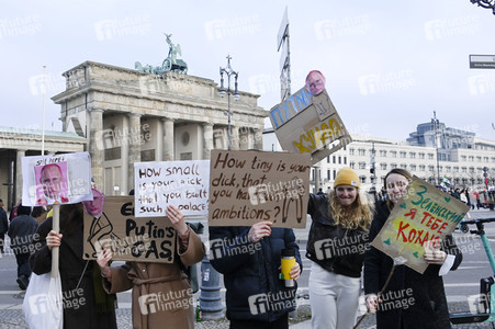 Großdemonstration gegen den Krieg in der Ukraine in Berlin