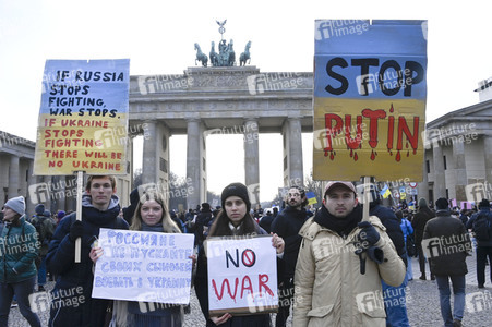 Großdemonstration gegen den Krieg in der Ukraine in Berlin