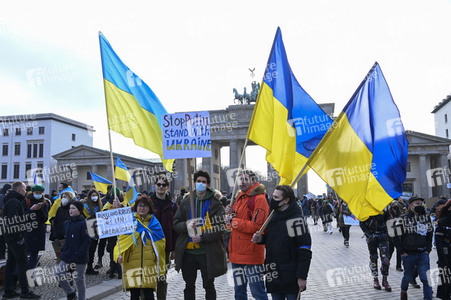 Großdemonstration gegen den Krieg in der Ukraine in Berlin