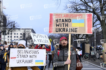 Großdemonstration gegen den Krieg in der Ukraine in Berlin