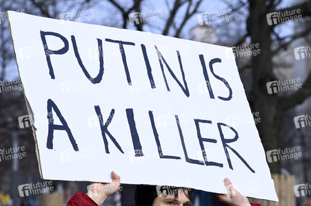 Großdemonstration gegen den Krieg in der Ukraine in Berlin