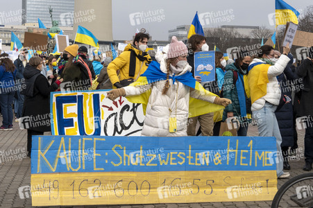 Großdemonstration gegen den Krieg in der Ukraine in Berlin