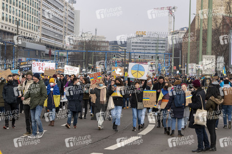 Großdemonstration gegen den Krieg in der Ukraine in Berlin