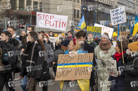 Großdemonstration gegen den Krieg in der Ukraine in Berlin