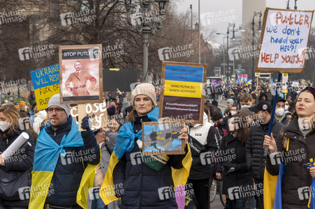 Großdemonstration gegen den Krieg in der Ukraine in Berlin