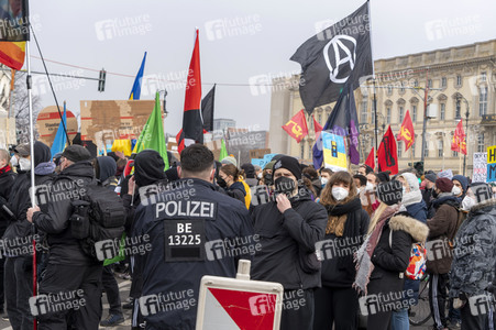 Großdemonstration gegen den Krieg in der Ukraine in Berlin
