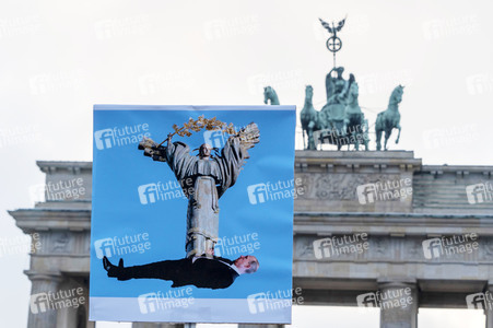 Großdemonstration gegen den Krieg in der Ukraine in Berlin