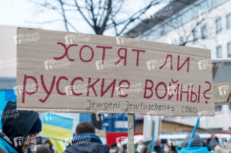 Großdemonstration gegen den Krieg in der Ukraine in Berlin